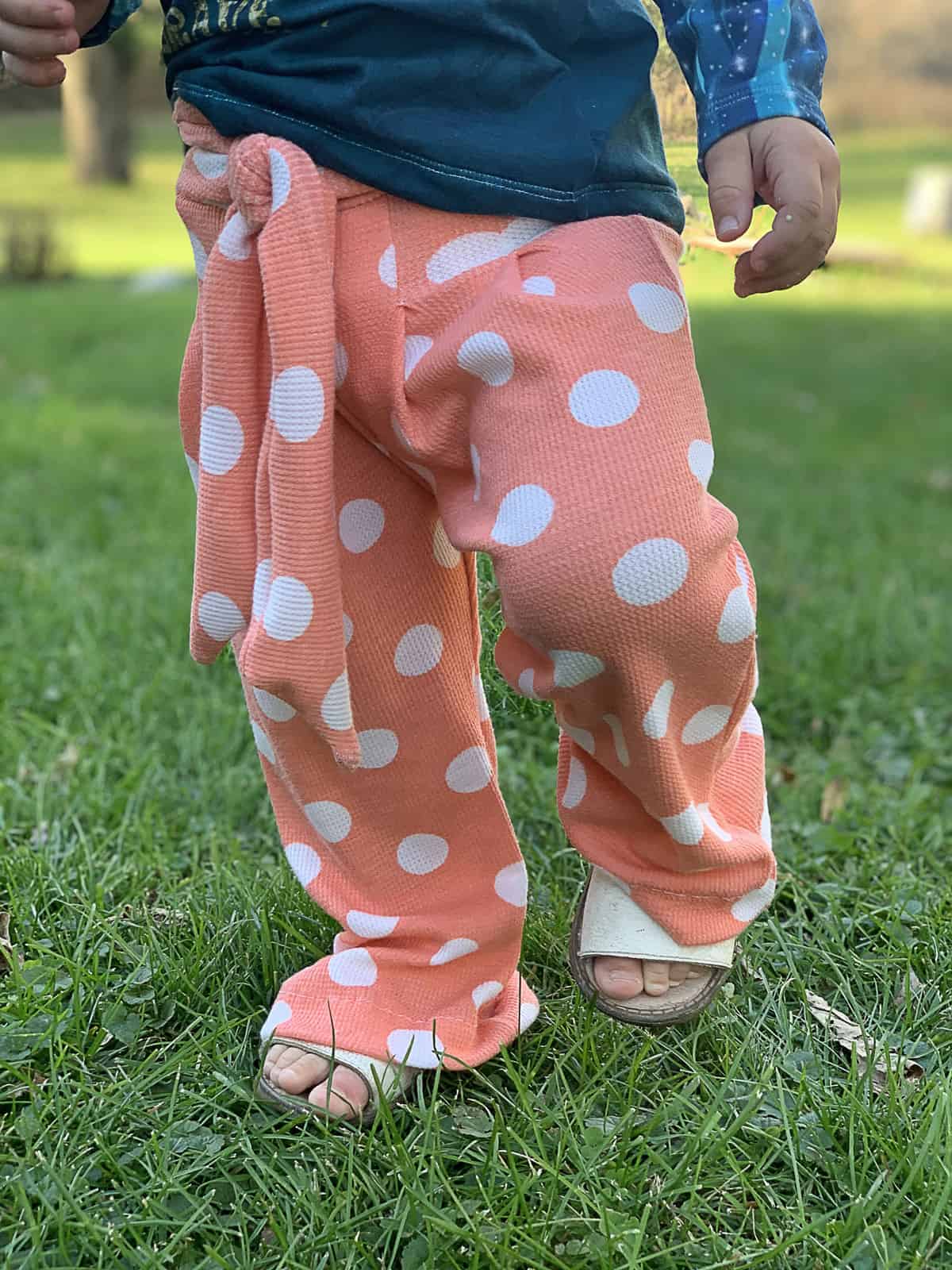 Free Ruffle Pant Pattern for Girls - Sew Crafty Me